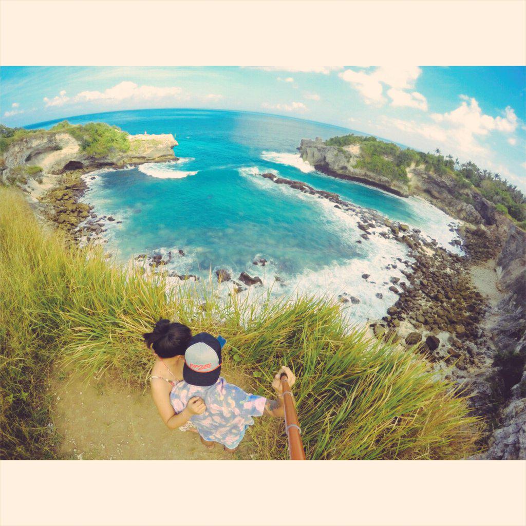 sotorfull's tweet photo. No matter where we go, we take a little of each other everywhere 😇😇 http://t.co/7lNfJFHoyv