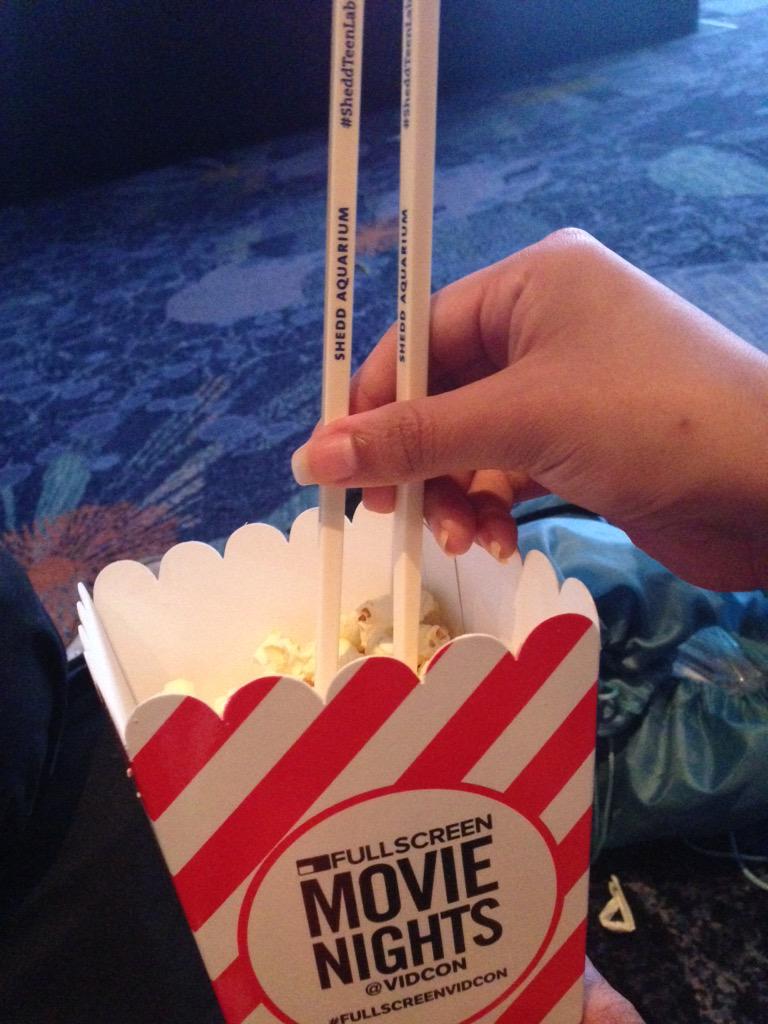 AlexHVDO's tweet photo. Movie night at #FullscreenVidCon Prepared to snack w/ #sheddteenlab reusables! #rightbite #shareyourchops http://t.co/nQdYDUatyB