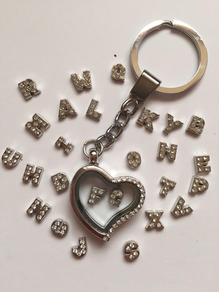 FloatingGems's tweet image. Personalise any locket with any initials
