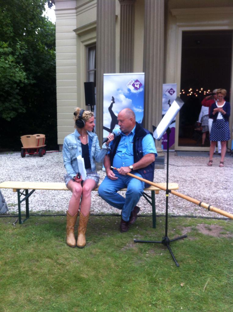 yvogel's tweet photo. Ook dit is live #Radio4 vanaf #Wonderfeel : een alpenhoorn en @maartjestokkers #deklassieken http://t.co/aDq56pYEak