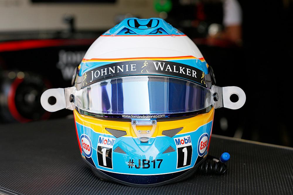F1inSpanish's tweet photo. Todos los pilotos y equipos muestran su recuerdo a Jules Bianchi. Aquí algunos ejemplos. #CiaoJules http://t.co/i83cFm2tn0
