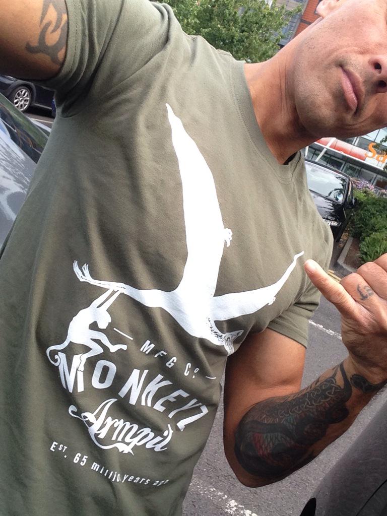 Shout out to my official clothing sponsorz #MonkeyzArmpit <a href="/MArmpit/">Monkeyz Armpit</a> in #DaHouse