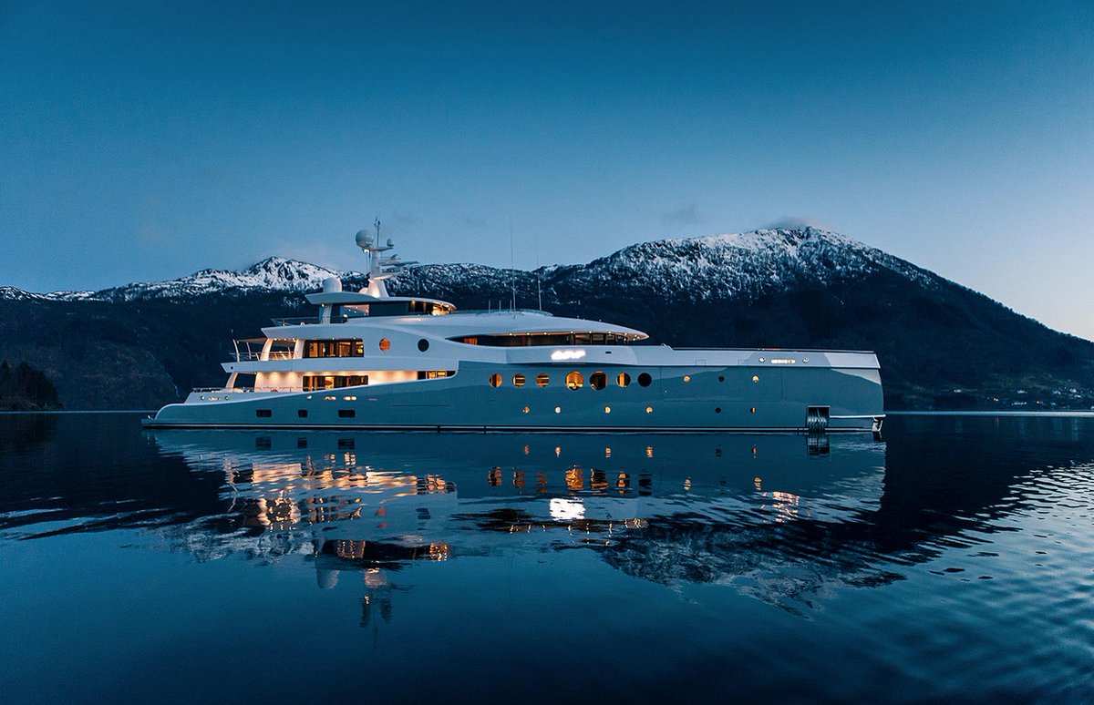 Yacht Style Magazine tweet media