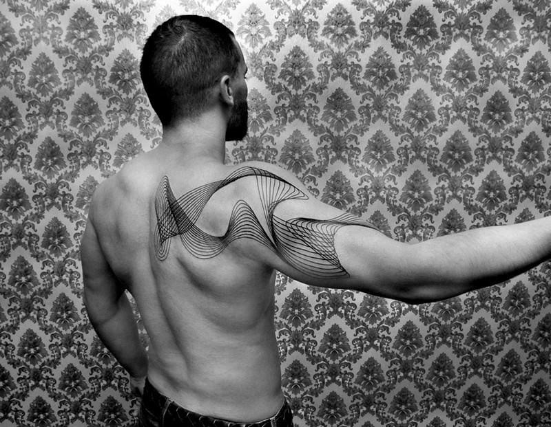brababella's tweet photo. OperArt [work 266]  - #Tattoo #art di #ChaimMachlev aka #DotsToLines (Israele-Germania) http://t.co/Z9tYuS1pqs #arte http://t.co/w0tMaQy3cV