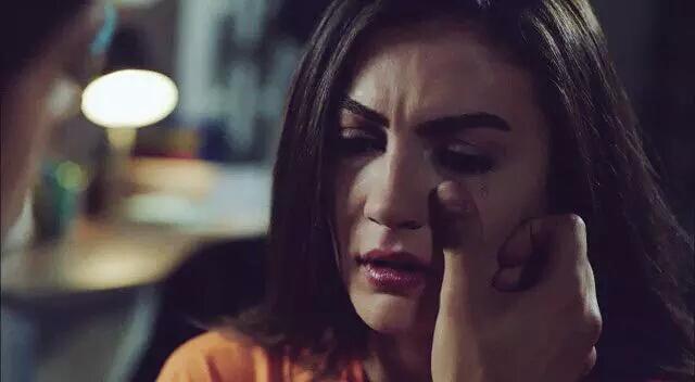 berkatandelisii's tweet photo. #güneşinkızları @handemiyy @burcu_ozberk 

★ SELİN in ağlaması diyenler FAV

★NAZLI nın ağlaması diyenler RT http://t.co/iTuFcdarZ6