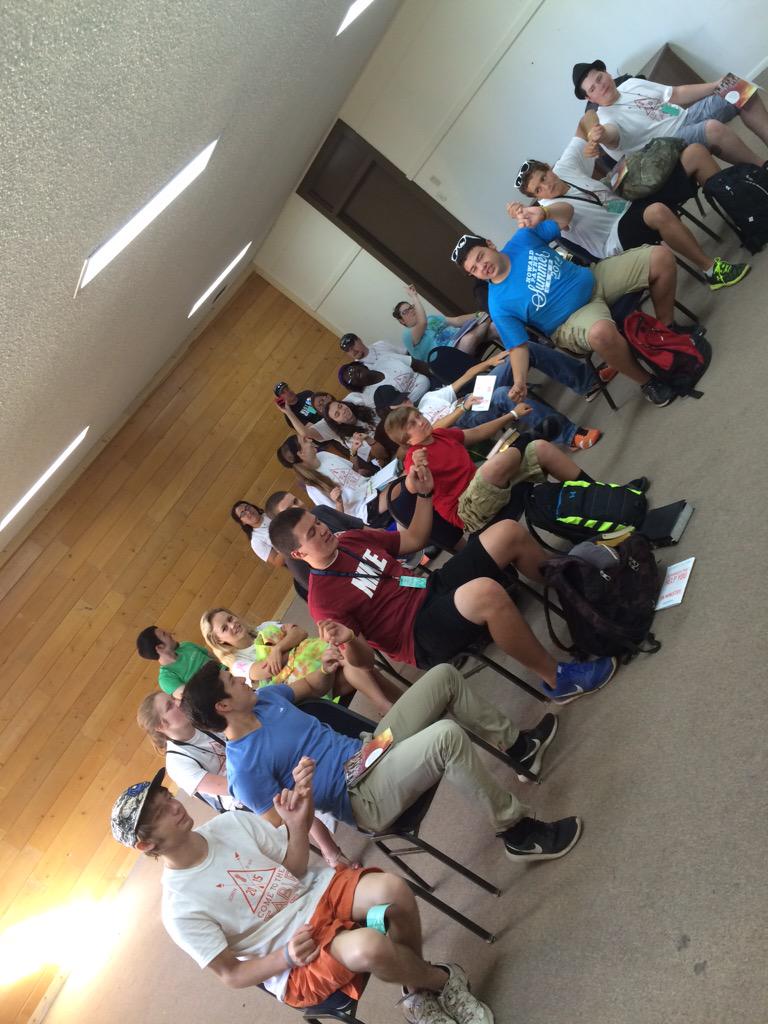 RAHawthorne's tweet photo. Friends are friends forever. #SLGlo1 @Ausboss_15 http://t.co/eJnncUdOpk