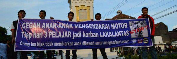 forumkbsg's tweet photo. @PeduliLantas @KotaDjogja @starjogja @polresjogja @Korlantas @TMCPoldaJogja http://t.co/S7e2DPMoHe