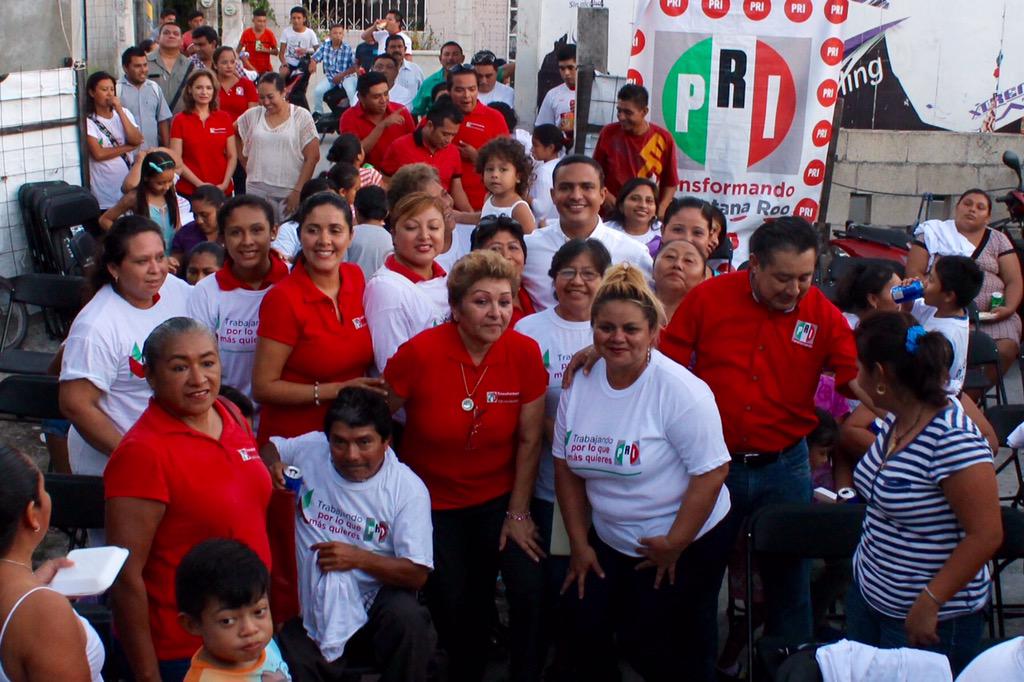 raymundoking's tweet photo. También agradezco la hospitalidad de la región 510 en Cancún, municipio d Benito Juárez! #PRICercano #Cancun #QRoo http://t.co/K6Ik4pL2ld
