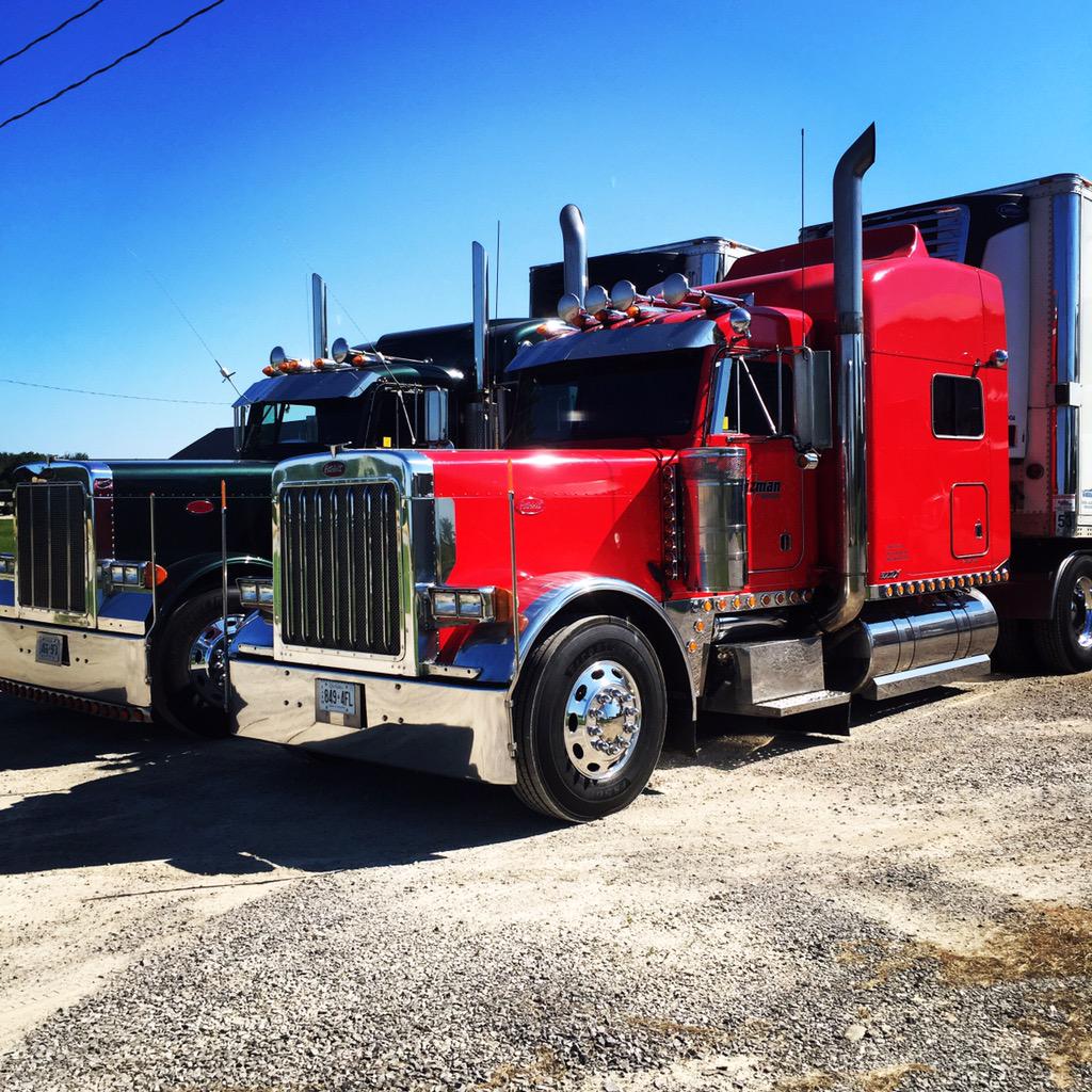 BlizmanProduce's tweet photo. #trucks are ready to hull #NorfolkCounty #potatoes http://t.co/Ek8jispFYk