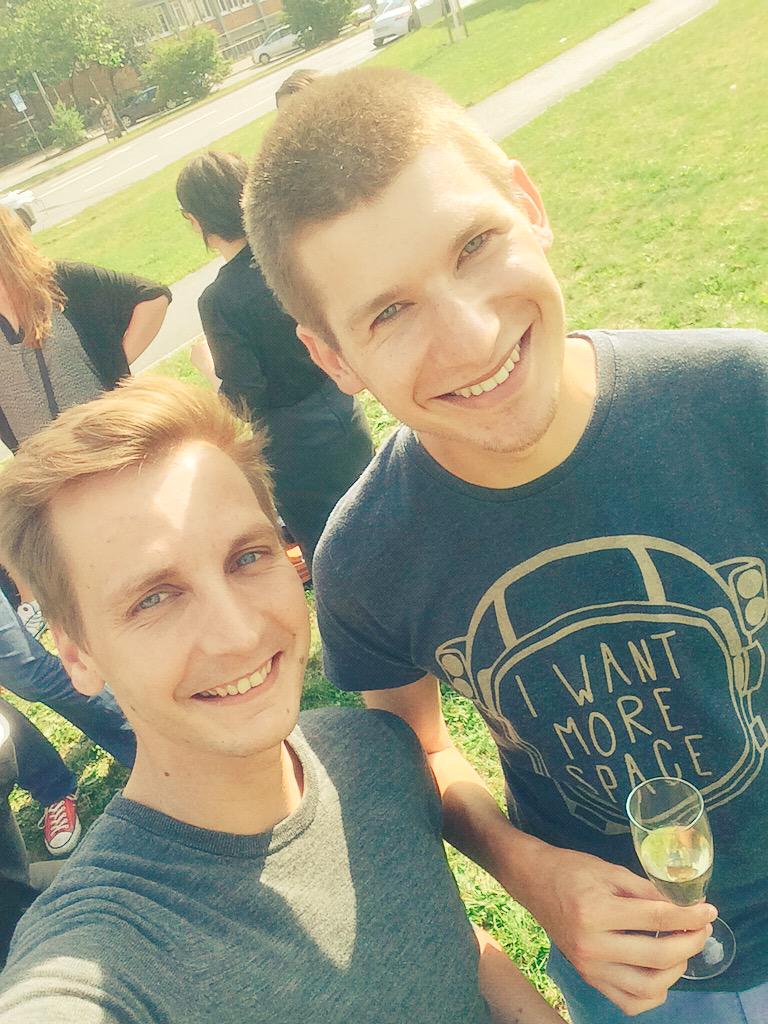 Mit <a href="/clslcsl/">clslcsl</a> alias Kurzhaar-Lucas beim Flagge hissen. Traumschön!