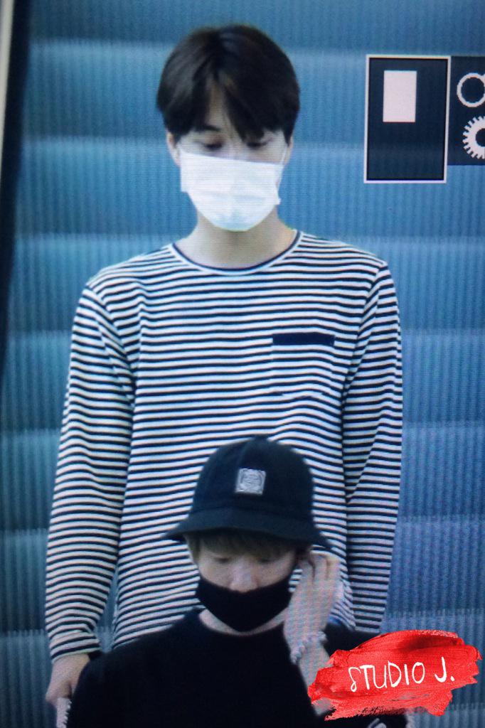 _StudioJongin's tweet photo. 150724 ICN 소년느낌 낭낭하네😭😭 http://t.co/7K7cg5txr7
