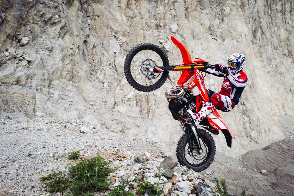 enduromagazin's tweet image. ¿Qué cómo van las Beta 2016? Uffffff!!!!! Te cuento… enduromagazine.com/probamos-todos… @Betamotor #beta #enduro