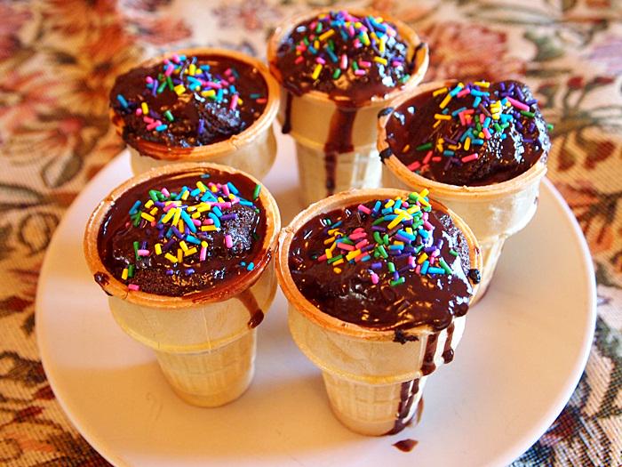 ItsFoodPics's tweet image. Chocolate Cake Ice Cream Cones