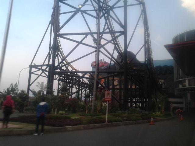 fellycia__'s tweet photo. Trans studio~ http://t.co/GbflQ3F4Z6