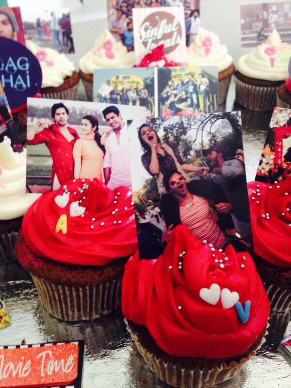 VarunAsCupcakes's tweet photo. Humpty #delhipromotion @Varun_dvn http://t.co/YvCtcRAcju