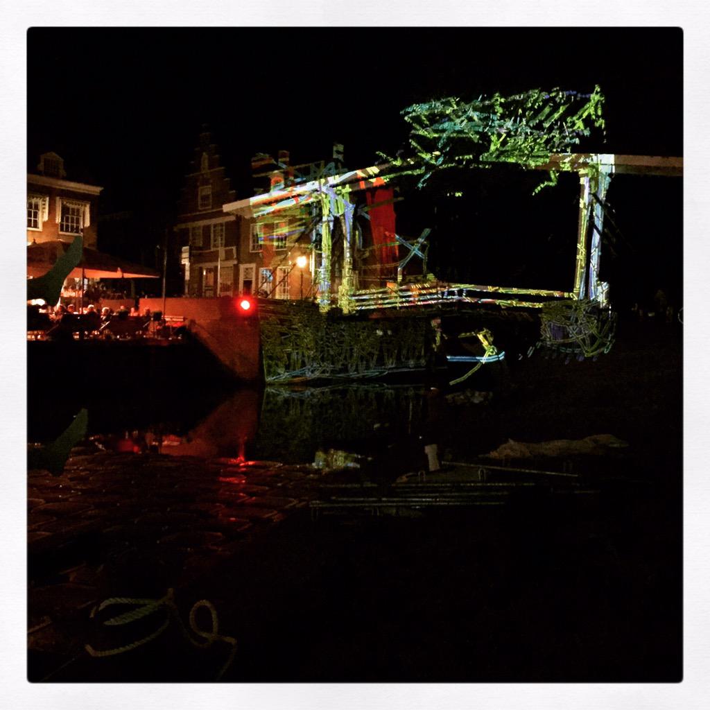 Opening van de #waterweken in #Enkhuizen was te gek, goede #sfeer en surrealistische brug💡 meer beeld zo op Facebook