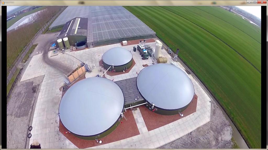 Mooie foto van de #vergister en 2,5 hectare #kassen.