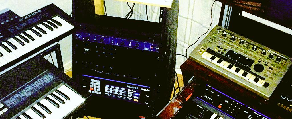 BFrxta's tweet image. Built a new rack for the rack synths and fx&apos;s. @Roland_US #juno2 #jx8p #PG300 #SPL #MC303 #Tx216 #Matrix6 #oberheimxk