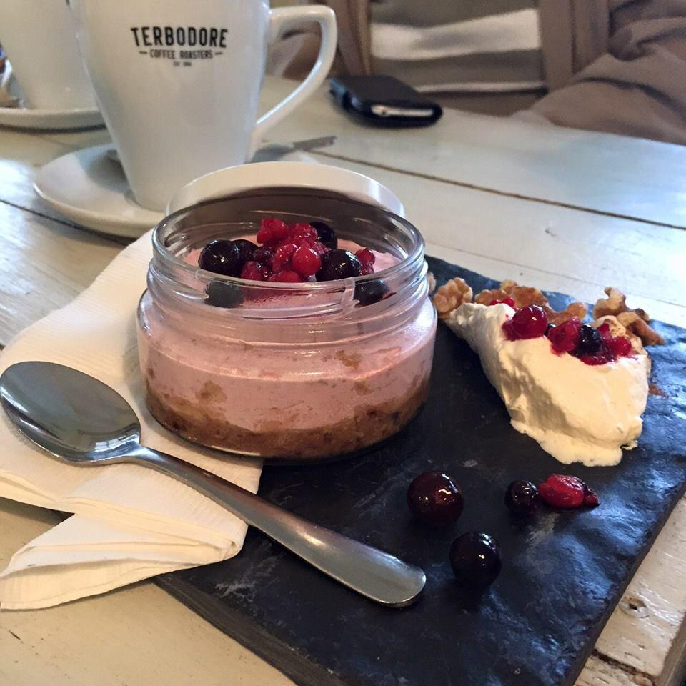 sagewoodpmb's tweet photo. Trending @sagewoodpmb - mixed berry mousse with date, pecan and coconut base. #delicious and #banting friendly too! http://t.co/mmUm09gZtM
