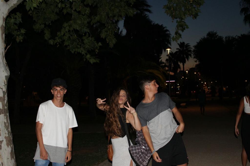 tatiiiii14's tweet photo. #modeleo #diveo #guapeo #nosvamosdeparty @Isabelita_green @fidelrp6 @abrahamcete_11 @Rociobtm_22 http://t.co/DmBG3RmXzk