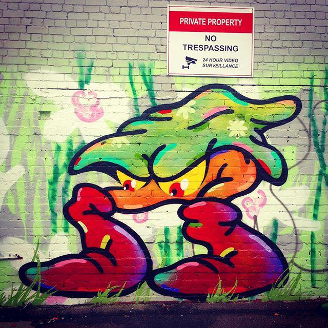 StArtEverywhere's tweet image. A little @capererg goes stomping by a trespass sign!
#LovelandLane #BlenderCrew #VicMarket #VictorianMarket #burnc…