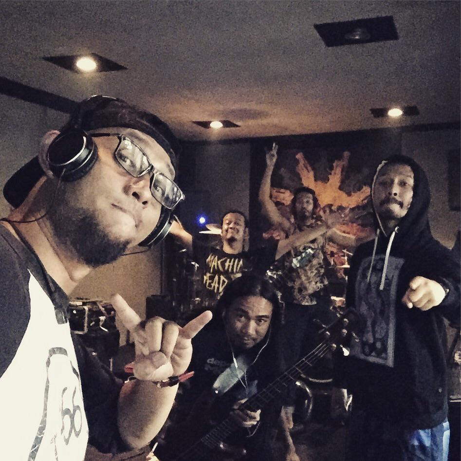 Latihan terakhir persiapan tour "Blasting Euro 2015", Minta supportnya ya guys! 😊\m/
#BKeuro2015 #BandungBlasting