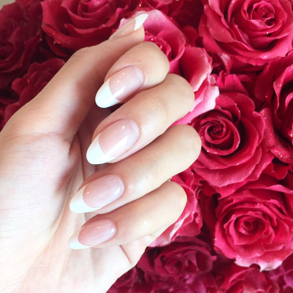 カタログ撮影用にフレンチネイル( ᵕ̤ɜ)ᵕ̤ૢᴗᵕ̤ૢ💓