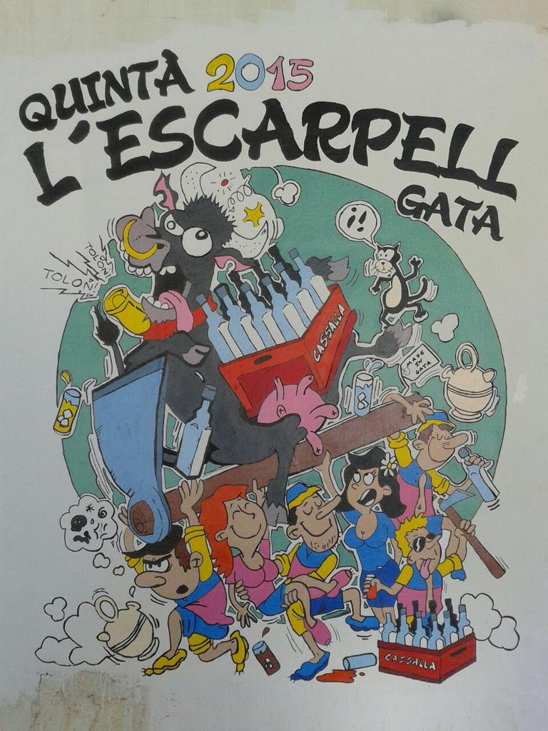 QuintosGata2015's tweet photo. A tan sols tres dies de festes, els quintos ja estem preparats i les penyes esteu a punt? 🙌🎇🎼🎶🎷🎸🍻🍹🌞👓 http://t.co/MMT4d58RlS