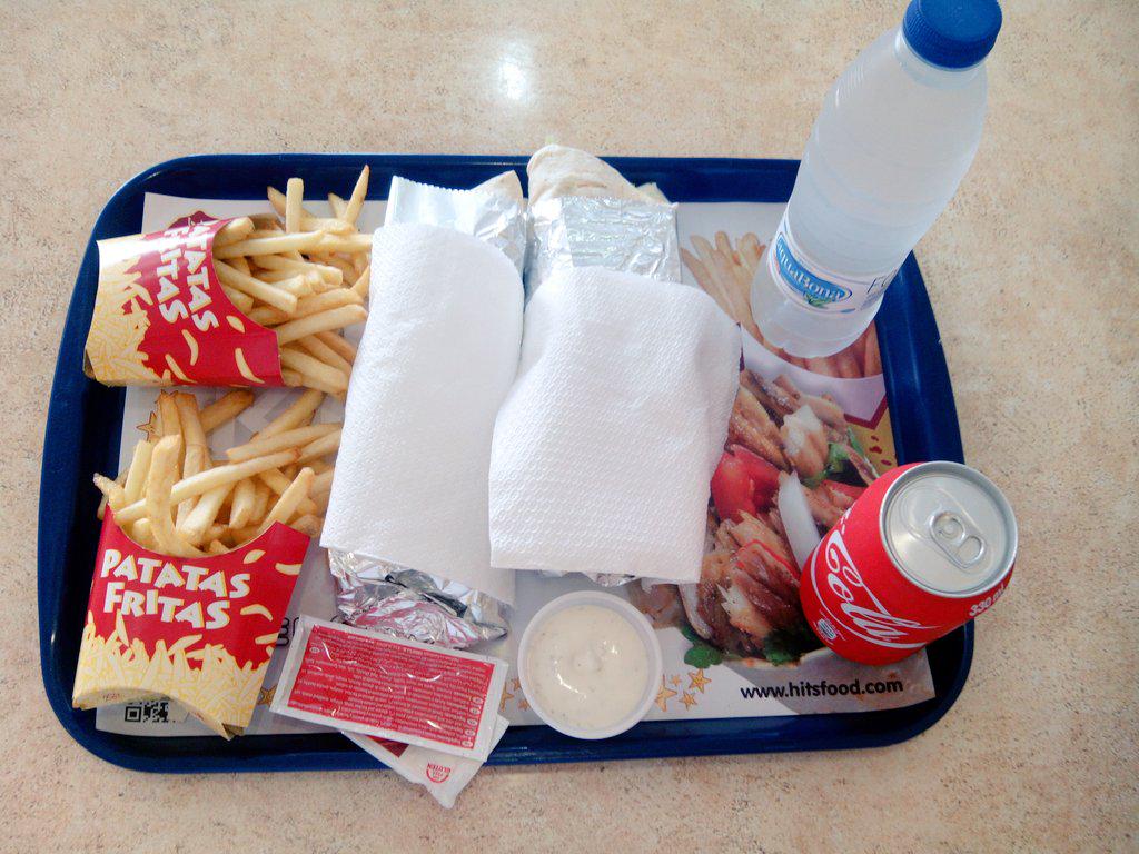 Ana_95gm's tweet photo. Así nos ponemos @1106estefii y yo #Gordis #Torremolinos #Vueltaacasa 🍻🍟🍕 http://t.co/zuCDrDsVvj