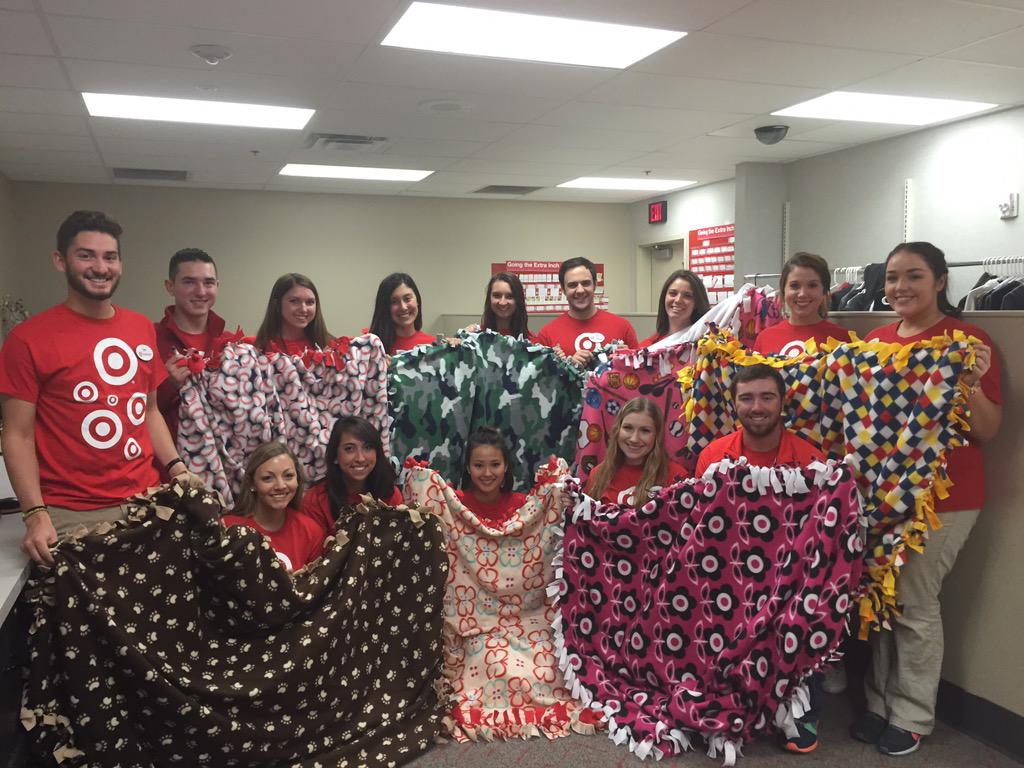 millyfoge's tweet photo. D430/D454 community event for Project Linus! @LeahDevlin11 @dalligood5 @ReNeeGar987 #firstincommunity #G498interns http://t.co/PF5F3TAMD1