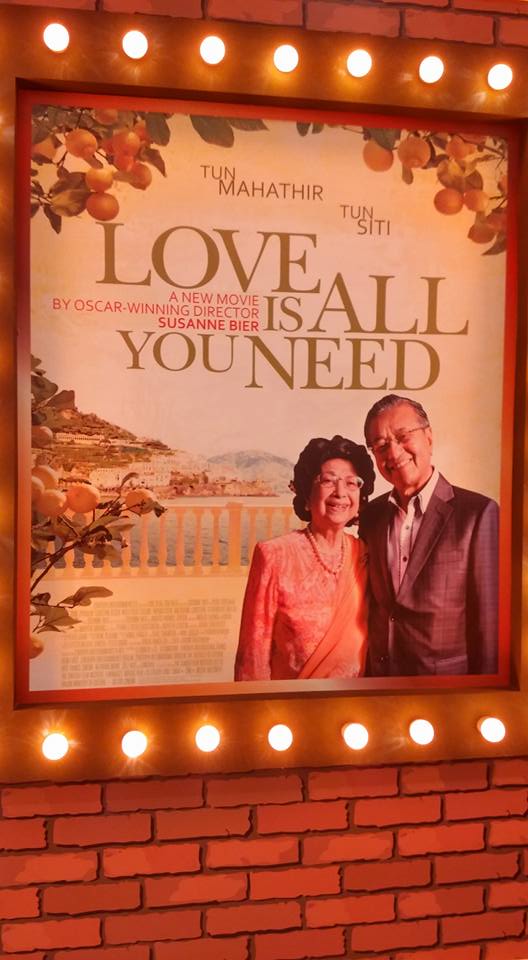 therakyatpost's tweet photo. Our reporter @Divaamma spotted these cool posters of Tun Dr.Mahathir at his 90th birthday bash in KL tonight! #TunM90 http://t.co/cY5nsrhlYO