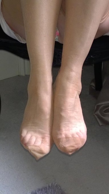 #feet in #nylons #phonepics http://t.co/5ITBvscLl0<a href="/tag/feet"class="tags">#feet</a><a href="/tag/nylons"class="tags">#nylons</a><a href="/tag/phonepics"class="tags">#phonepics</a>