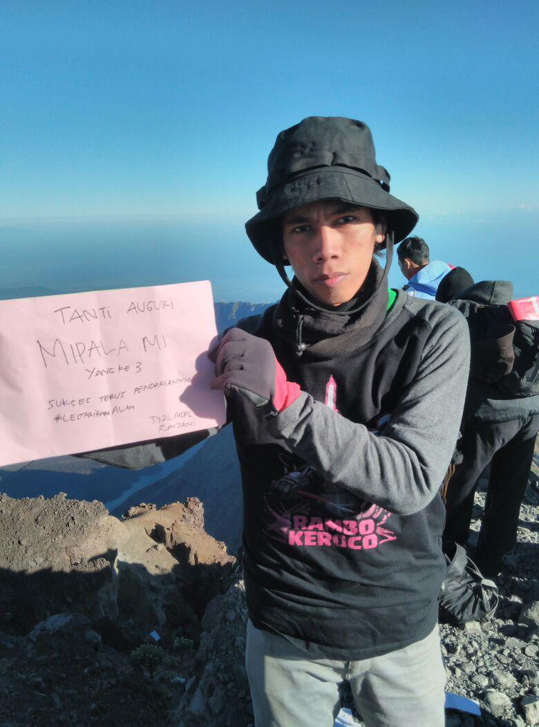 Tanti Auguri yg ke 3 <a href="/MIPALA_/">MI Penggiat Alam</a> dari perwakilan MI sez Lombok yg ikut pendakian Rinjani bersama MIPALA MI