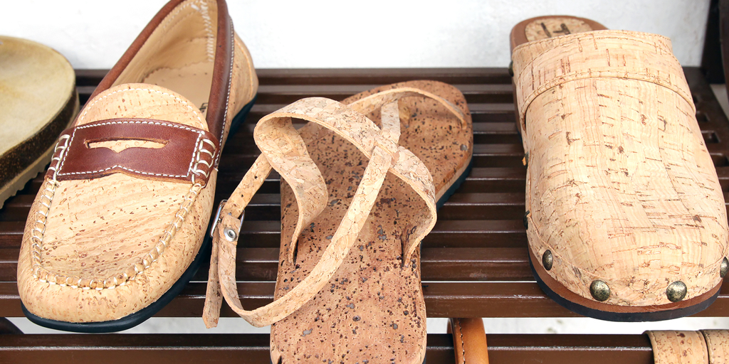 sobreirodesign's tweet photo. According to @seattletimes, "cork is the new leather": http://t.co/f2taPt1Q6l #design #fashion #worldwide http://t.co/zb0rITEQIB