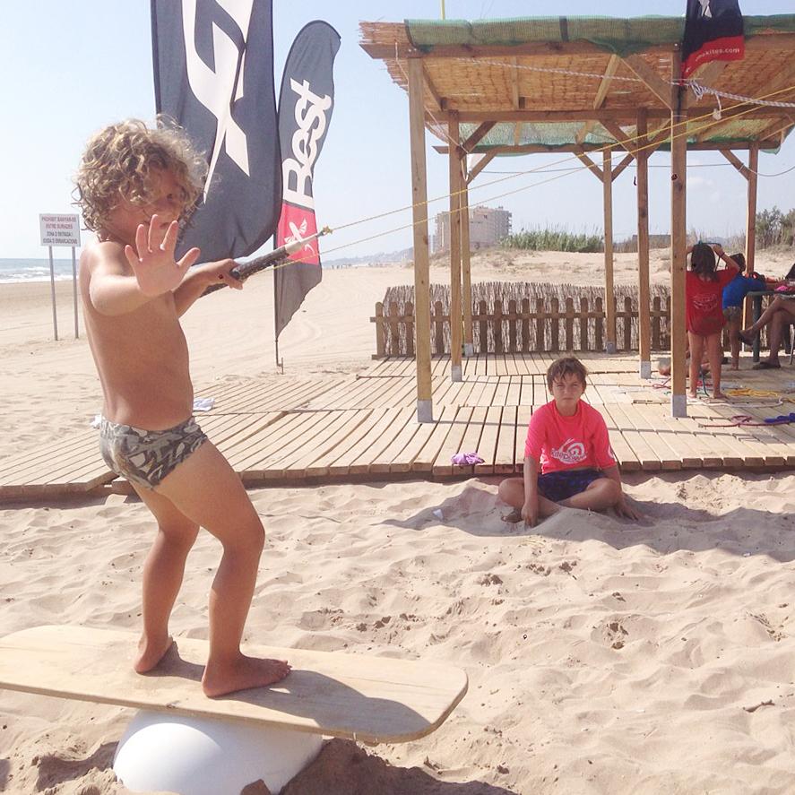 kitepower_es's tweet photo. Futuro asegurado con nuestros CAMPEONES. Escuela de verano para todas las edades: http://t.co/uPHrEWUOFf http://t.co/OpdGkqfdxs