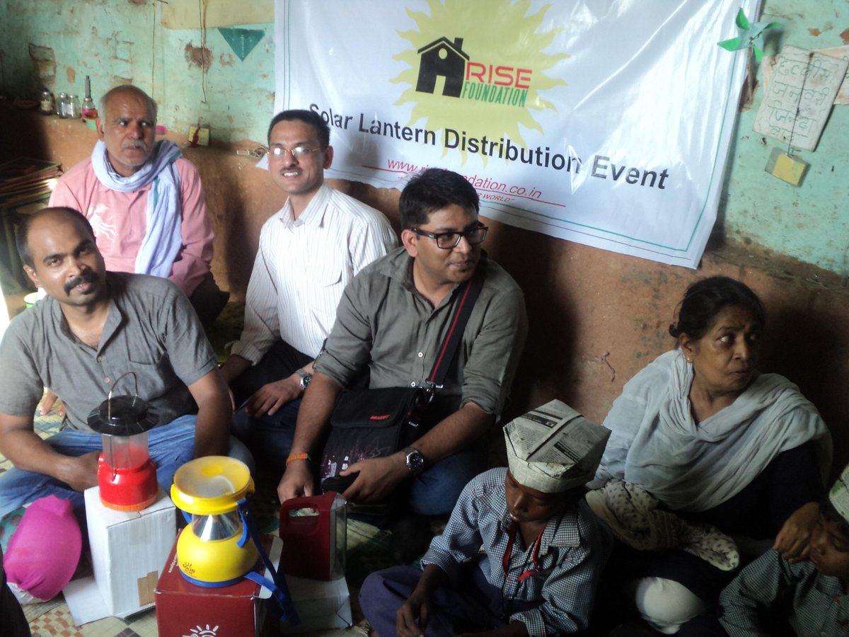 risefound2011's tweet image. Solar Lantern Distribution Event @ Kanpur
#Light4all
#Risefoundation