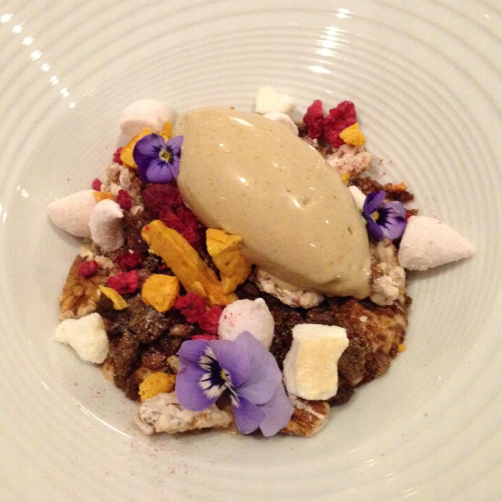 stephtimotheou's tweet photo. Amazing dessert by @DennisLeslie1 at @hillofgracerest #adelaide @TheCityAdelaide http://t.co/3Ap0KbUW2b