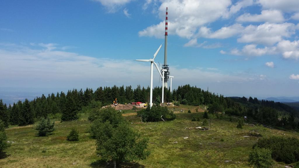 norberthense's tweet photo. Spatenstich für das neue Windrad auf der Hornisgrinde mit Franz Untersteller (@UmweltBW) und MdL Thomas Marwein. http://t.co/WQ7RQsL6kM
