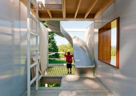 IDSToronto's tweet image. There's tree-houses and then there this 2 level tree-house with a slide bit.ly/1JDxzeN