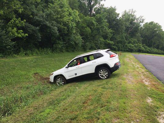 indystar's tweet photo. Fiat Chrysler recalls 1.4 million cars after a Jeep is hacked and controlled remotely. http://t.co/M9QxCESJKK http://t.co/3QWoccHup0