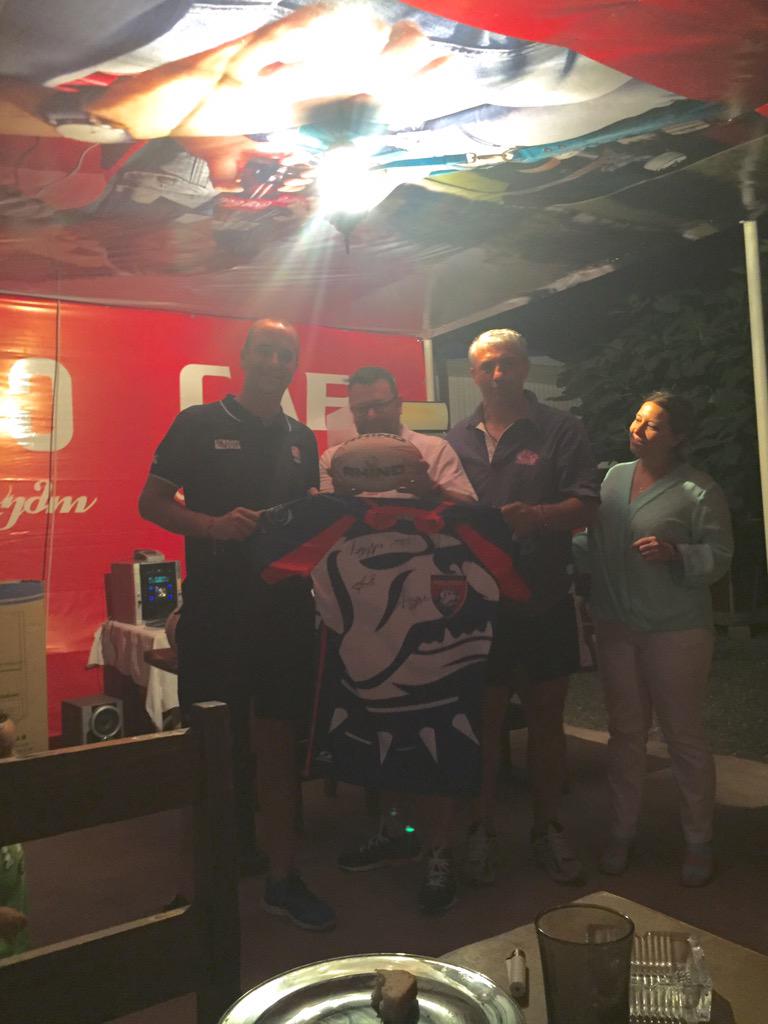 CabbagePatchPub's tweet photo. Pre tournament dinner hosted by @GeoBeachRugby presenting me with a Georgian Bulldogs shirt! @RugbyGEO_ @RugbyEng http://t.co/VM1dHLFHAF