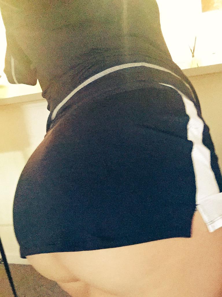 urfavpayprinces's tweet photo. Big booty problems http://t.co/76awsI2LUT