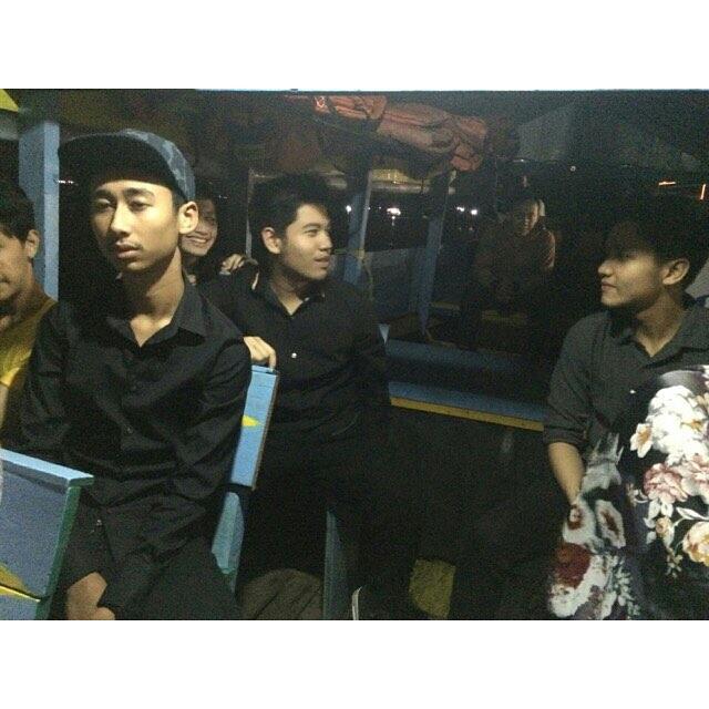 Ciee yg lg naik kapal