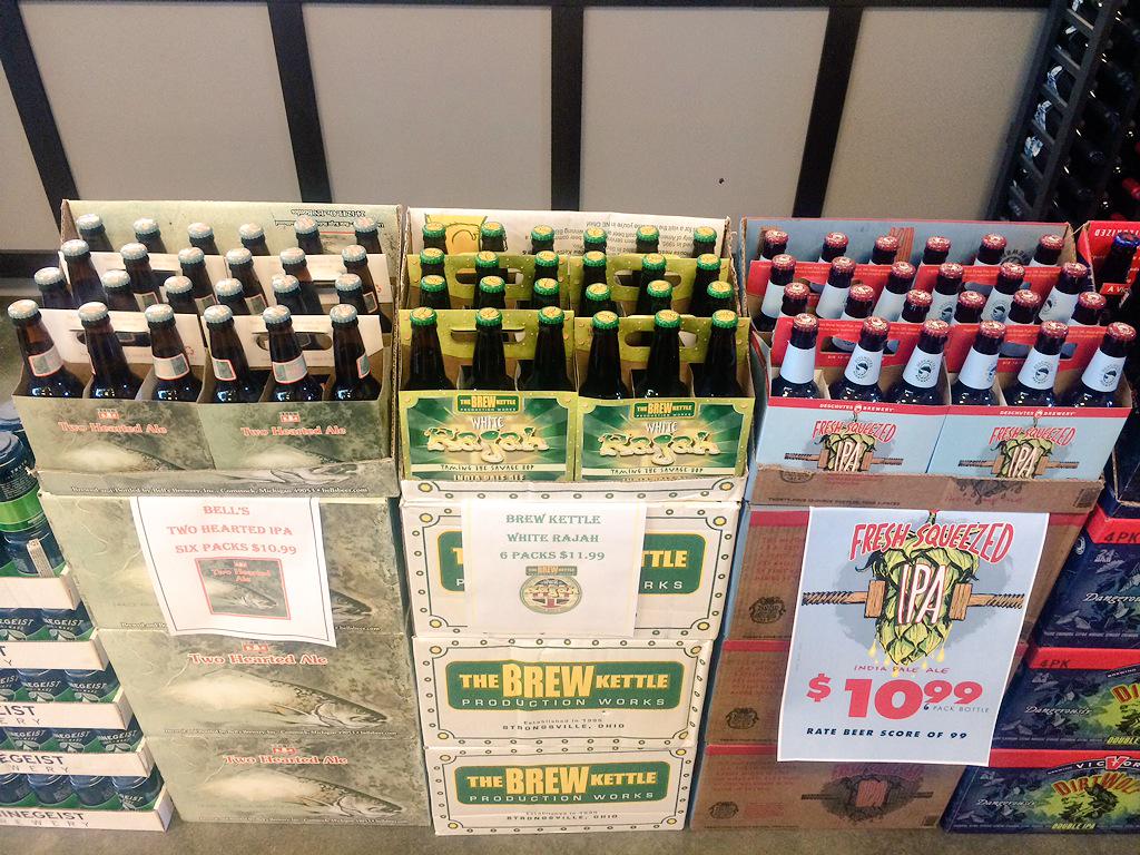 obryanswines's tweet photo. Three solid India Pale Ales from @BellsBrewery @brewkettle & @DeschutesBeer available front and center at #OBryans http://t.co/n9xeGW8IvZ