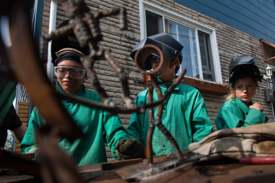 PA <a href="/MobileSculpture/">Mobile Sculpture</a> students' #summerlearning is welding a community art piece! ow.ly/PZX5G via <a href="/TribLIVE/">TribLIVE.com</a>