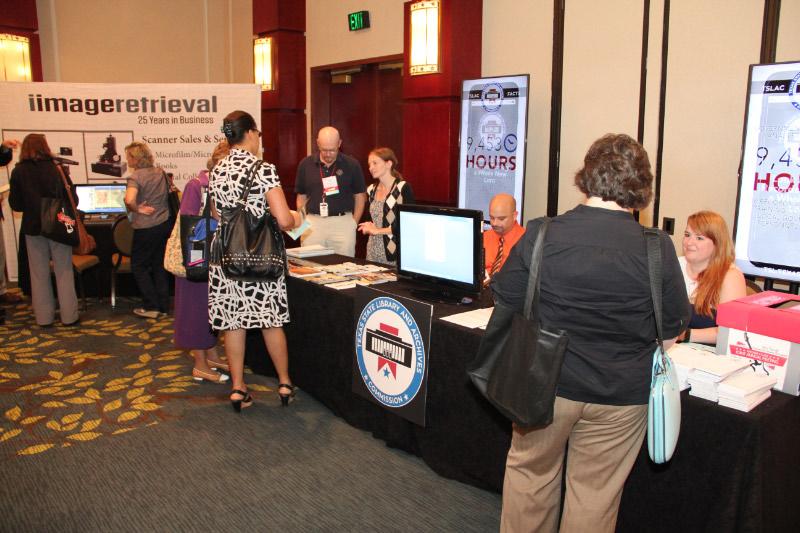 InfoNAGARA's tweet photo. @TSLAC working hard #NAGARA2015 thanks for all of your help! http://t.co/lhZ5xr30uj