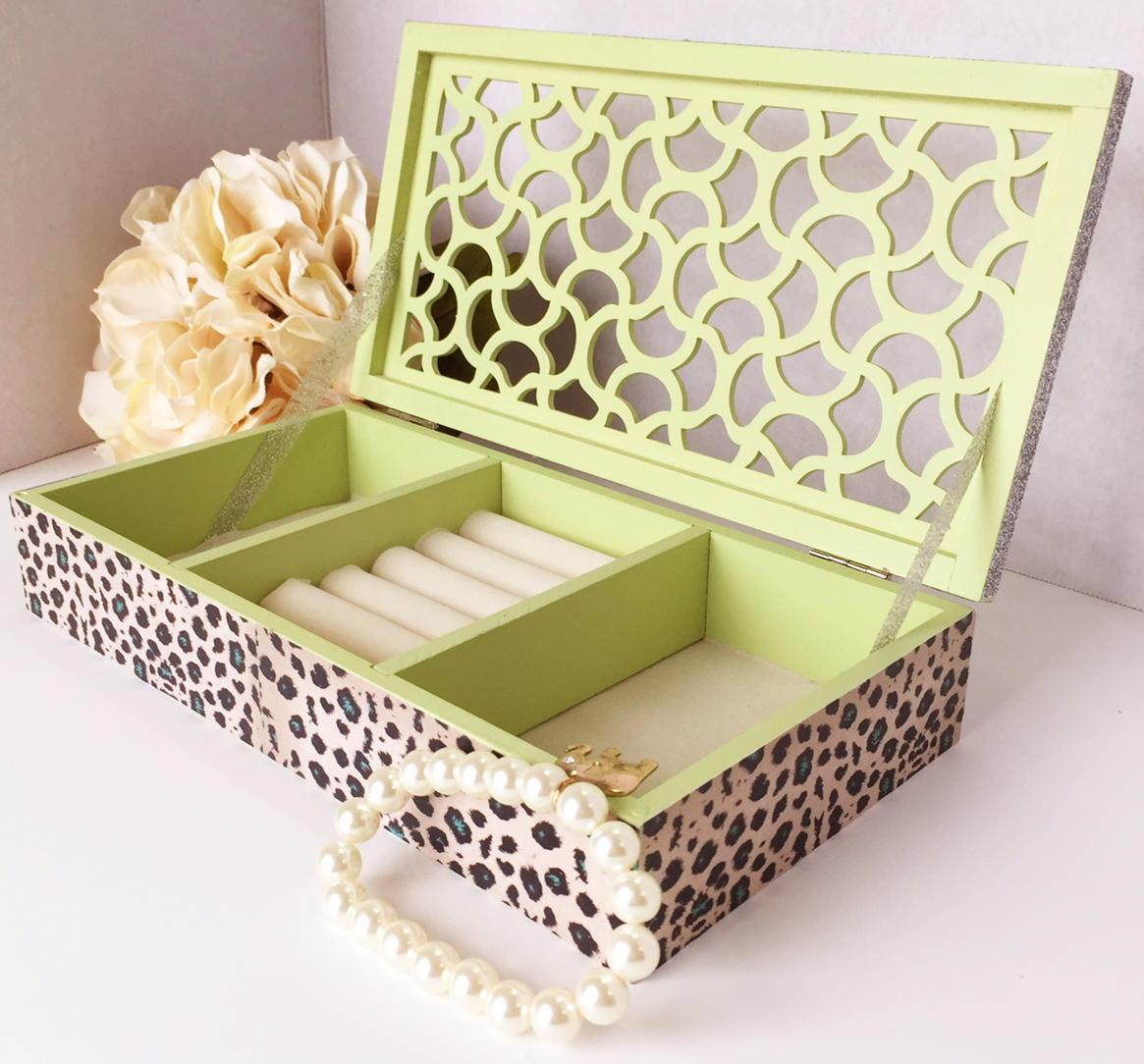 Kylikraftz's tweet image. A gorgeous #cheetahPrint #jewelrybox with #ringstorage #etsy etsy.com/listing/238887…