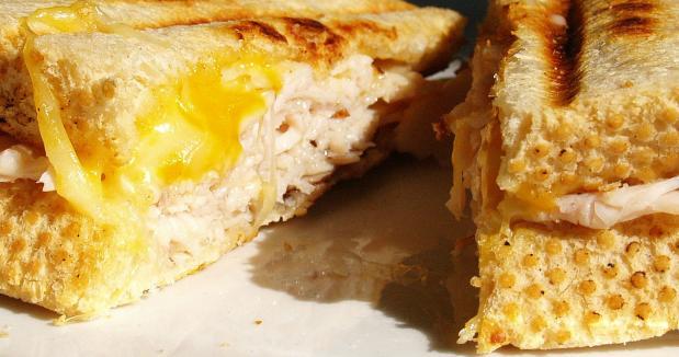 USAFootball's tweet photo. Refuel your body with the perfect, easy post-workout meals. #DoWork 

READ MORE: http://t.co/iKuNT6WCWb http://t.co/n2VVvCKhcW