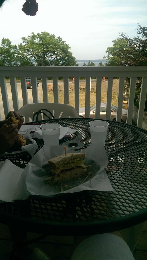 jc_preston's tweet photo. Awesome lunch @cormacksdeli in @PetoskeyArea #Harborbayclub #Willyphilly http://t.co/CeTqcYQ5BL
