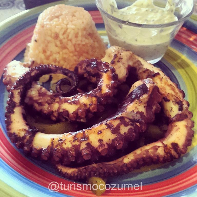 TurismoCozumel's tweet photo. Hoy Disfrutaremos un delicioso Pulpo ...en #Cozumel ¿Lo has Probado? ¡Buen provecho ! http://t.co/qqowsTsRJx